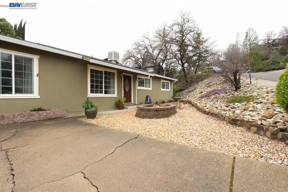 3345 Oakwood Place Redding, CA 96001