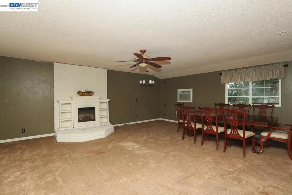 3345 Oakwood Place Redding, CA 96001