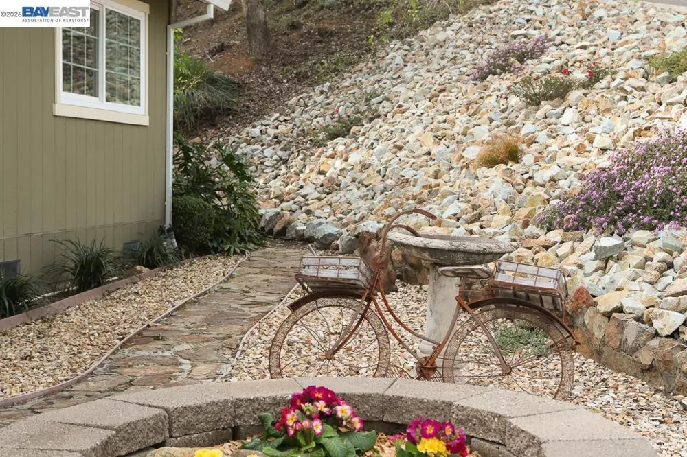 3345 Oakwood Place Redding, CA 96001