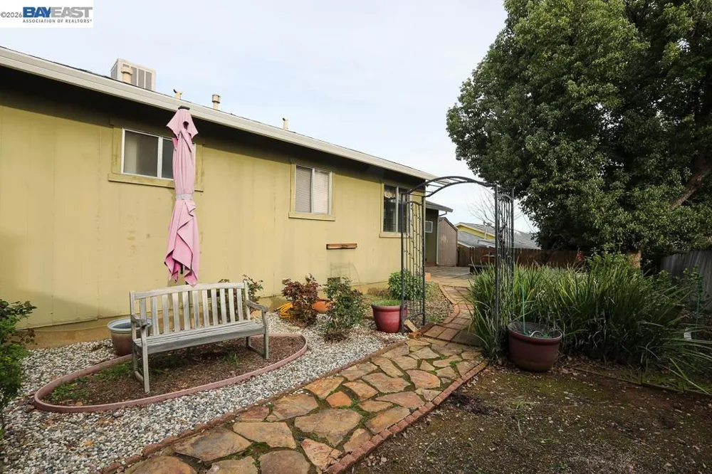 3345 Oakwood Place Redding, CA 96001