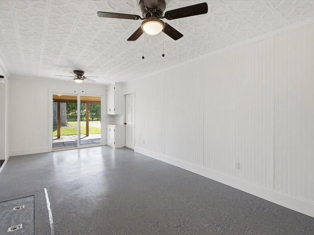 124 Roselawn Street Algonac City, MI 48001