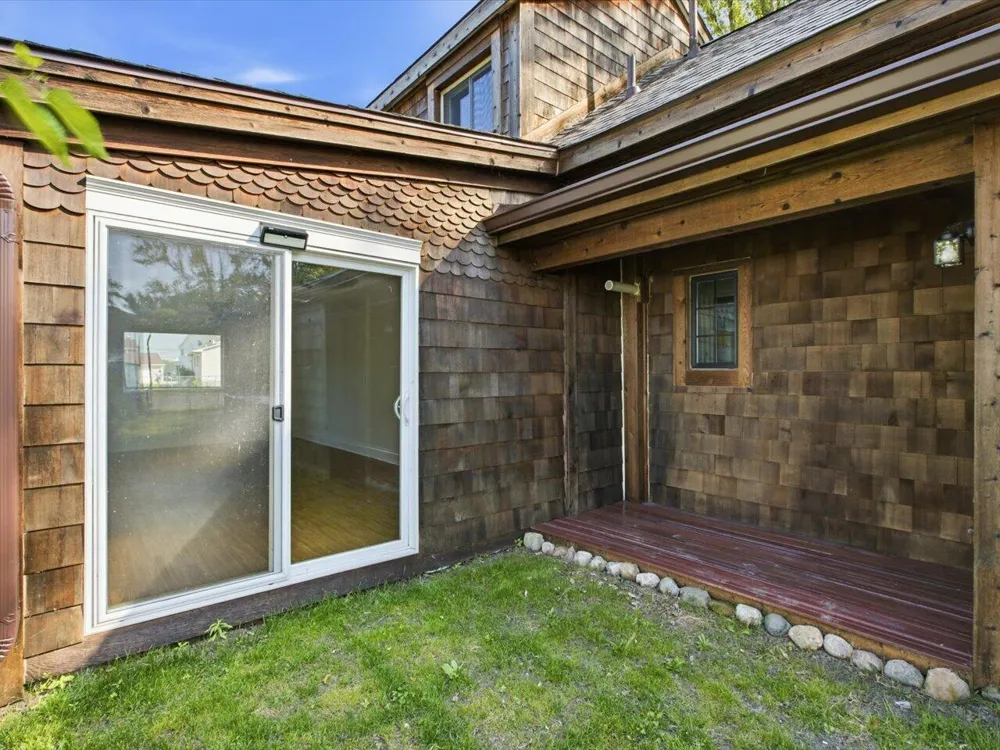 124 Roselawn Street Algonac City, MI 48001