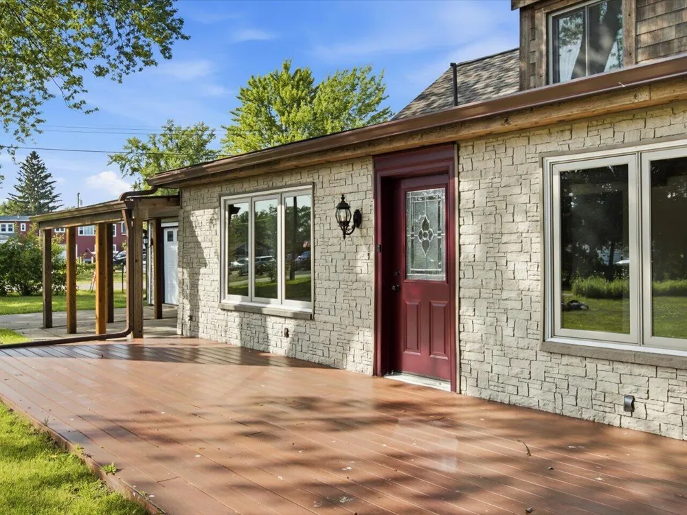 124 Roselawn Street Algonac City, MI 48001