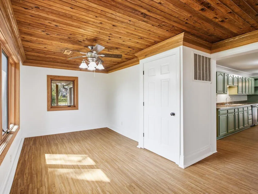 124 Roselawn Street Algonac City, MI 48001