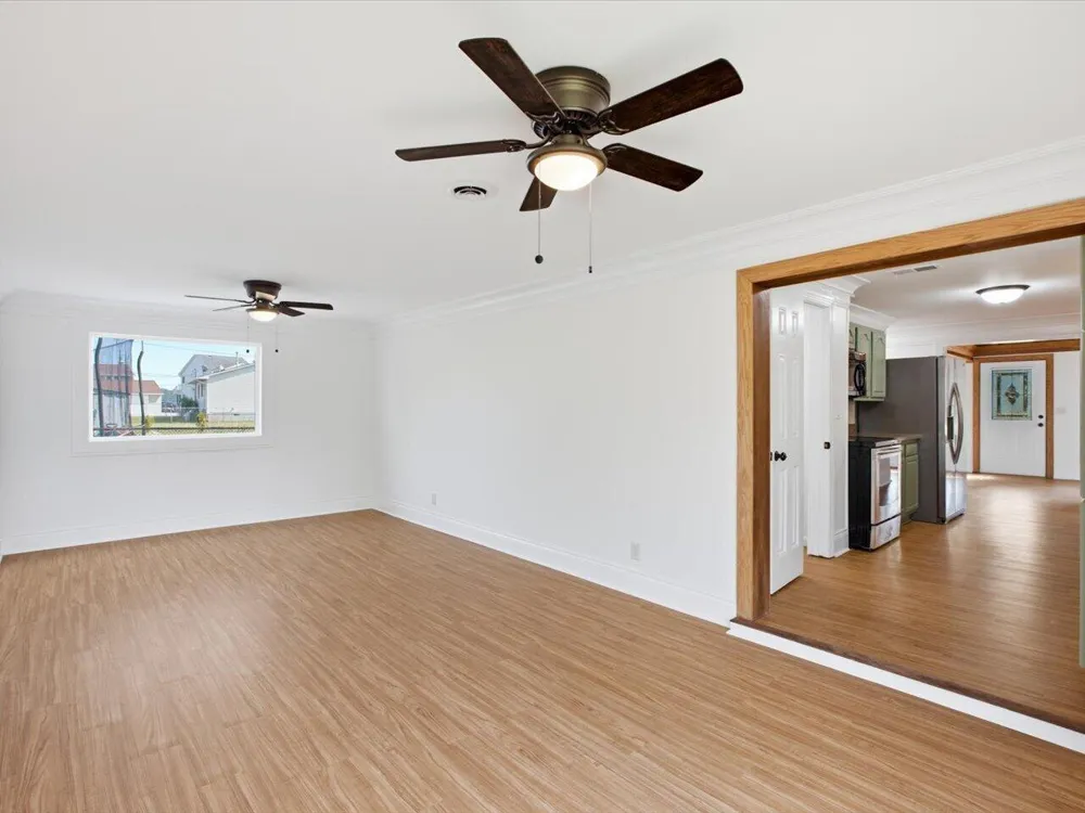 124 Roselawn Street Algonac City, MI 48001