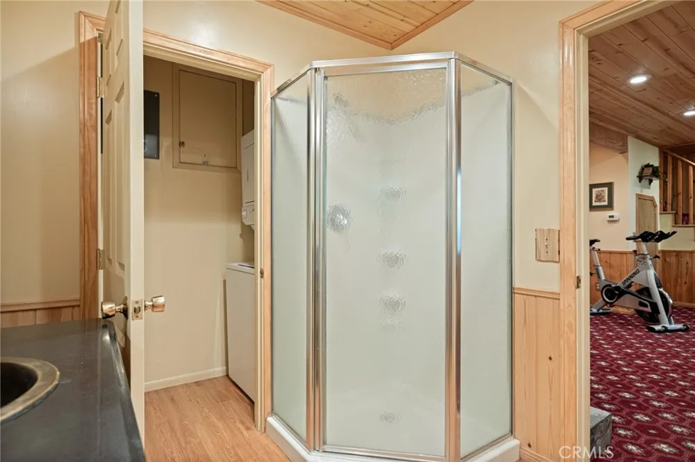 667 Dogwood Cyn Blue Jay, CA 92317