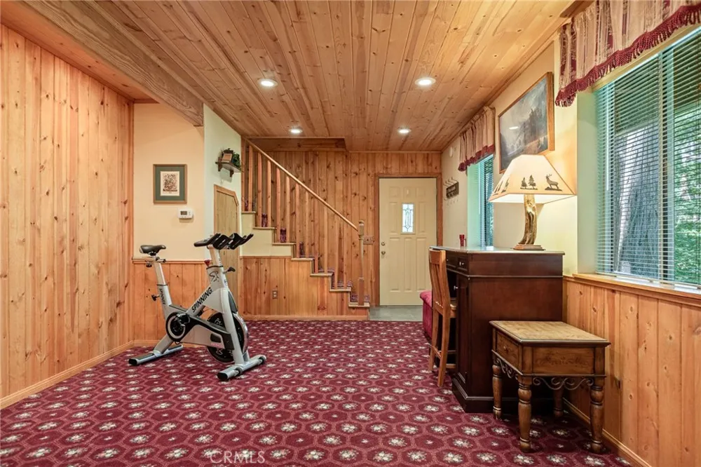 667 Dogwood Cyn Blue Jay, CA 92317