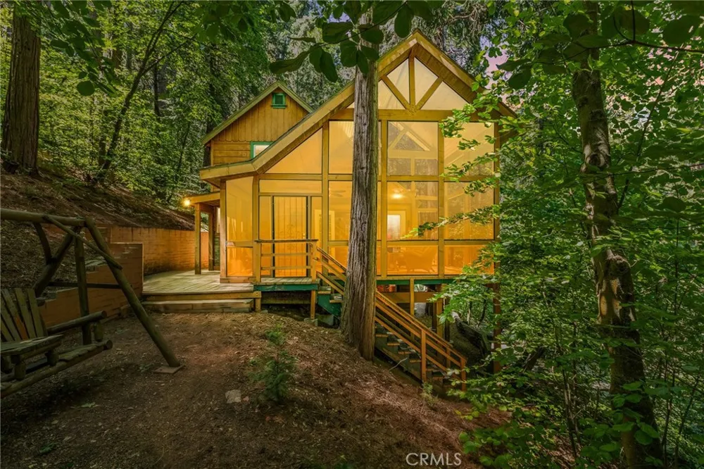 667 Dogwood Cyn Blue Jay, CA 92317