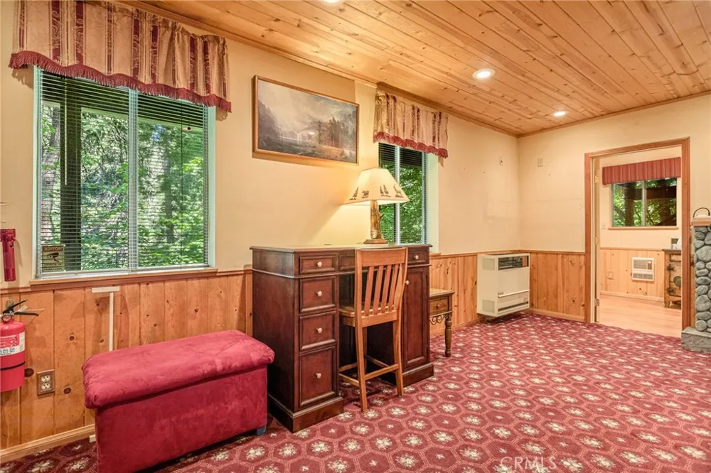 667 Dogwood Cyn Blue Jay, CA 92317