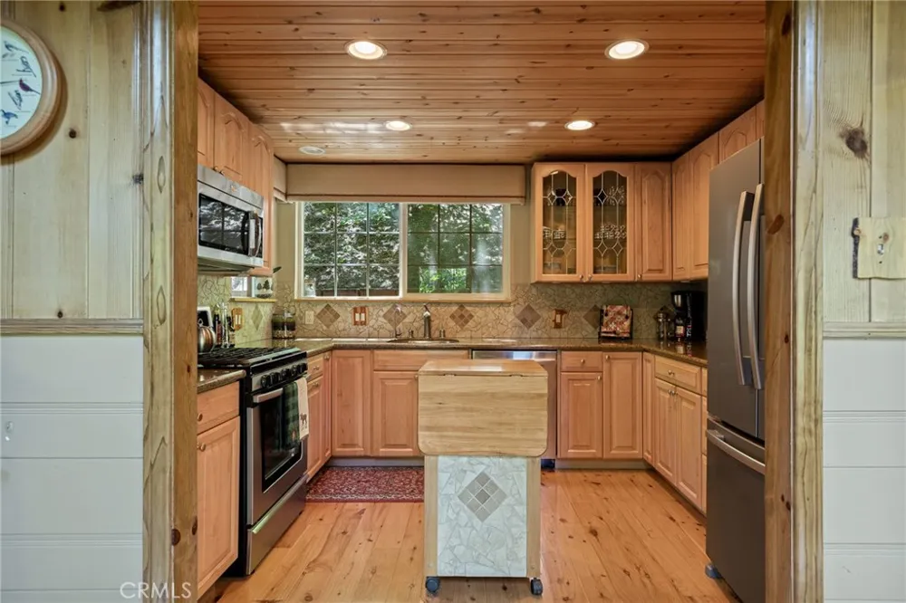 667 Dogwood Cyn Blue Jay, CA 92317