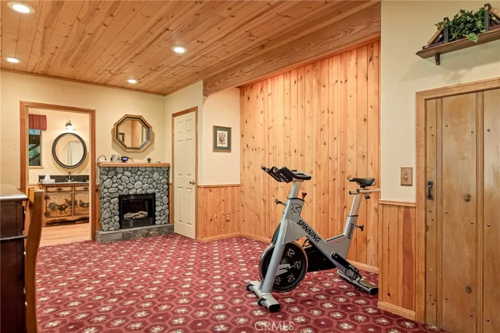667 Dogwood Cyn Blue Jay, CA 92317