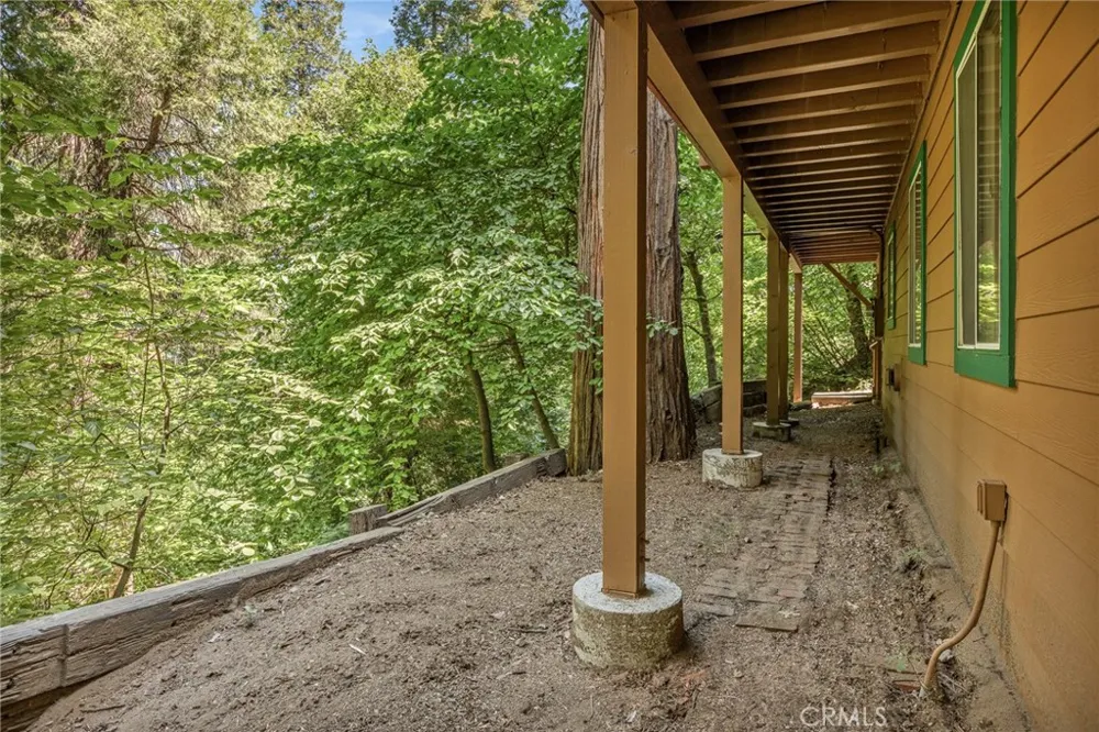667 Dogwood Cyn Blue Jay, CA 92317