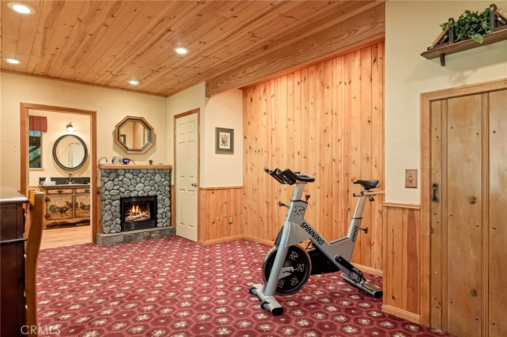 667 Dogwood Cyn Blue Jay, CA 92317