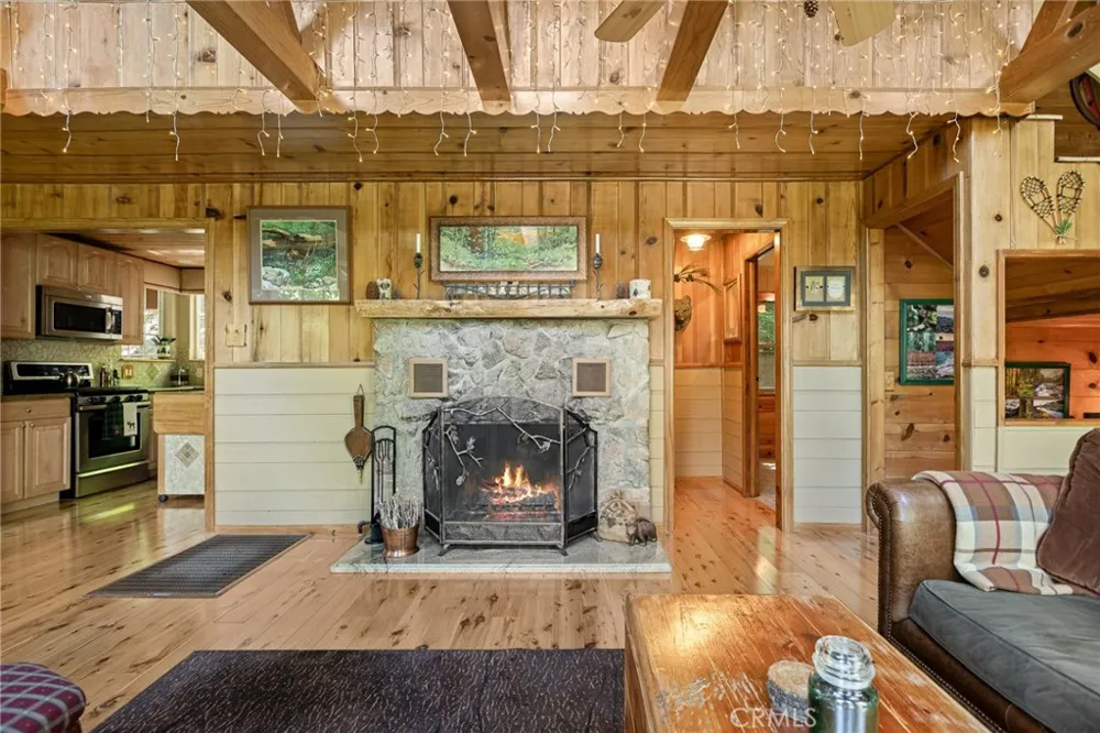 667 Dogwood Cyn Blue Jay, CA 92317