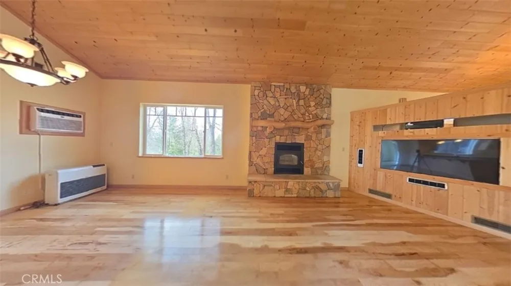 14274 Regina Way Cobb, CA 95426