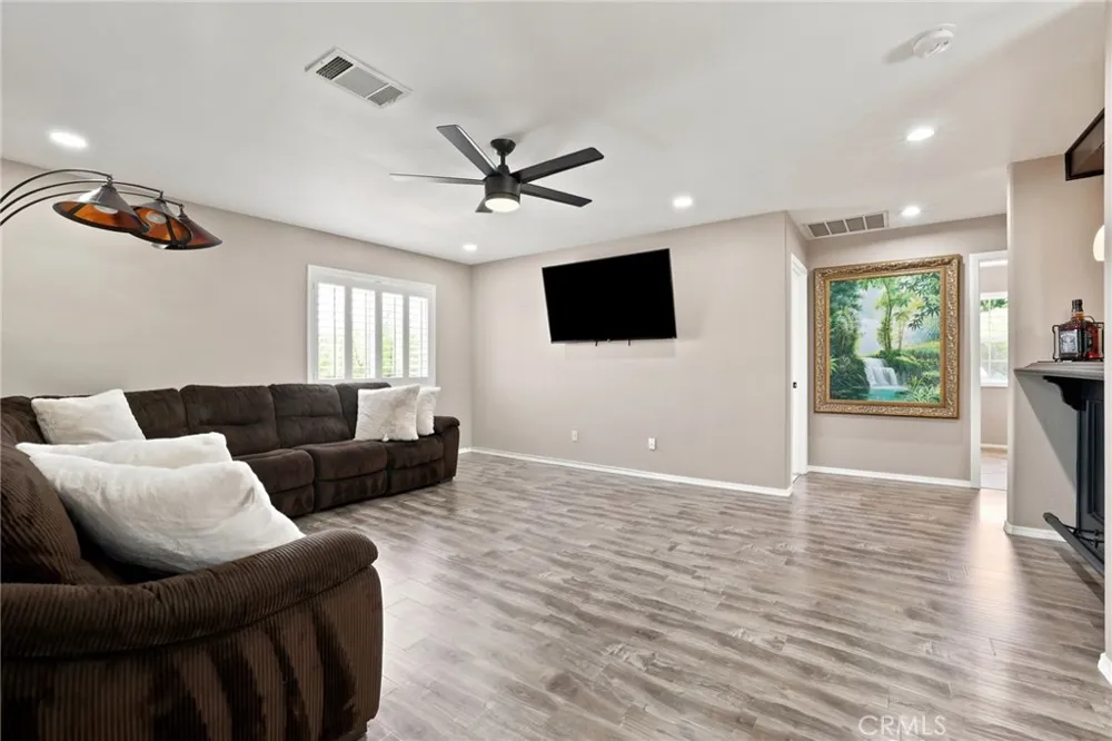 32636 Sierra Oak Castaic, CA 91384