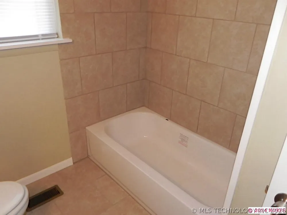 7827 Marilyn Lane Tulsa, OK 74131