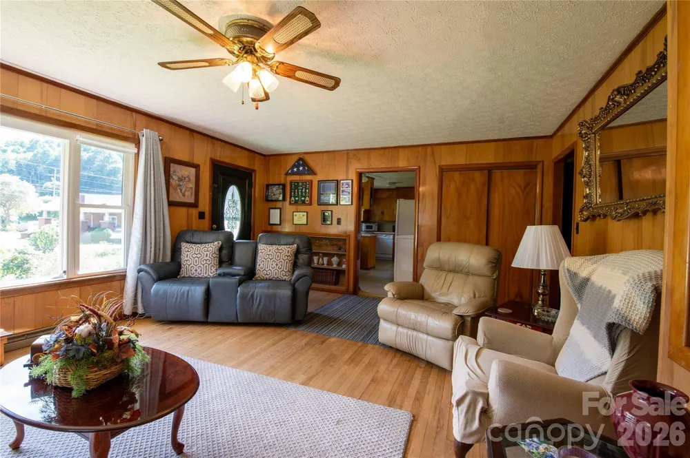 40 Double Island Road Burnsville, NC 28714