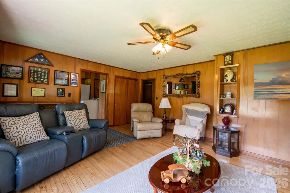 40 Double Island Road Burnsville, NC 28714