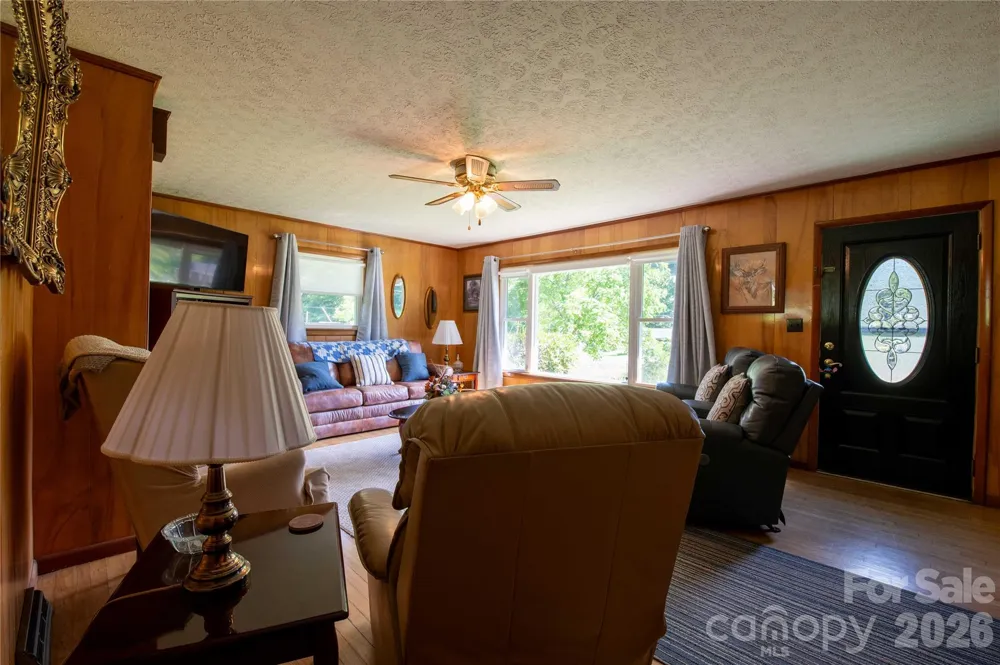 40 Double Island Road Burnsville, NC 28714