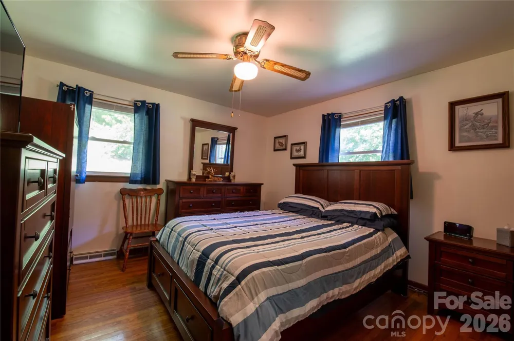 40 Double Island Road Burnsville, NC 28714