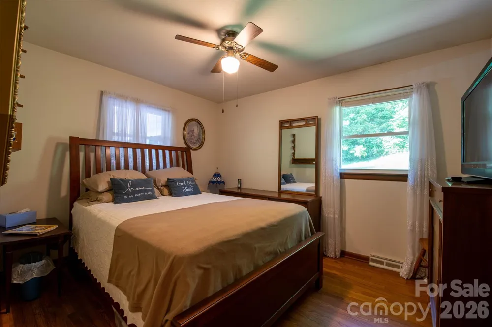 40 Double Island Road Burnsville, NC 28714