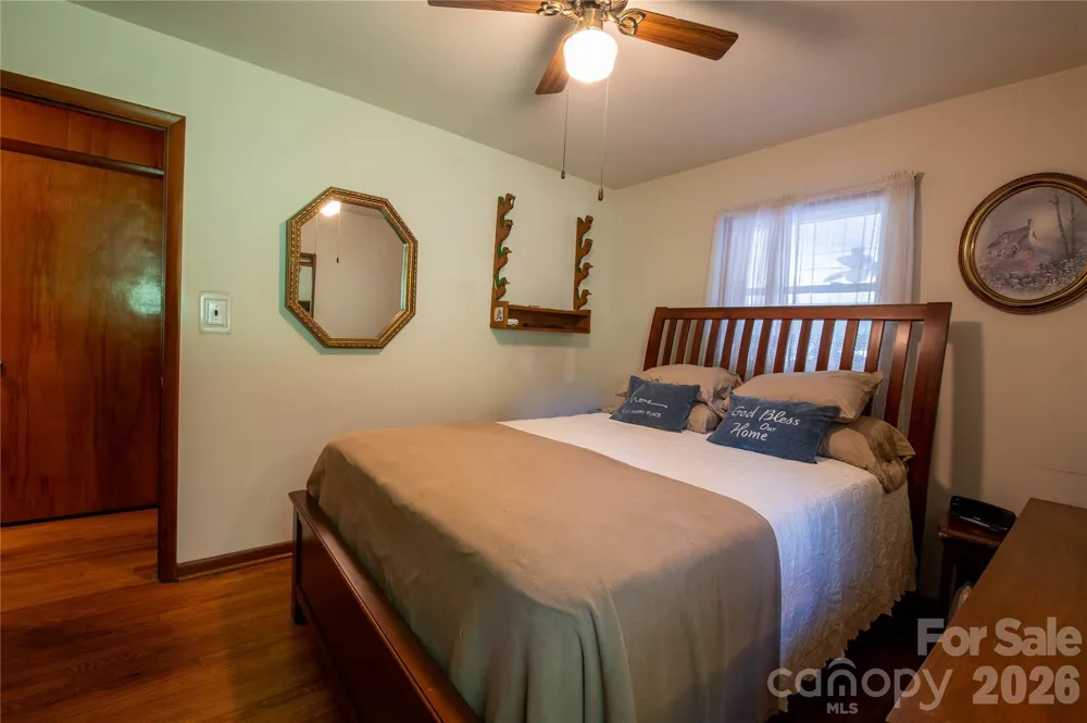 40 Double Island Road Burnsville, NC 28714