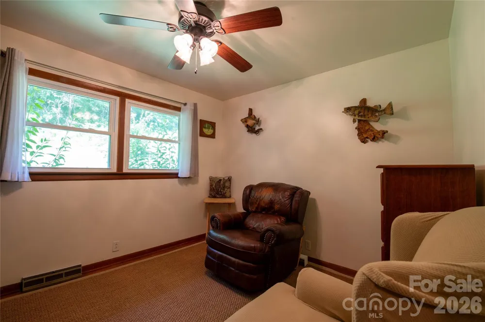 40 Double Island Road Burnsville, NC 28714