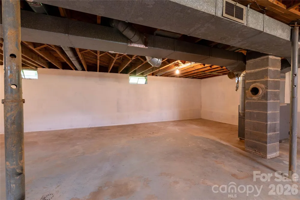 40 Double Island Road Burnsville, NC 28714