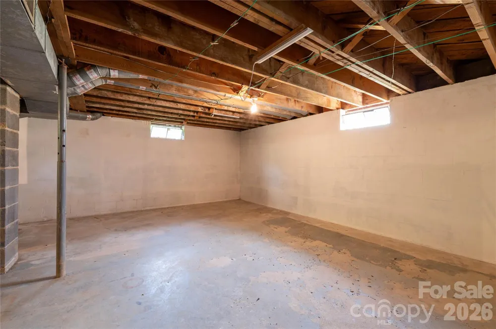 40 Double Island Road Burnsville, NC 28714