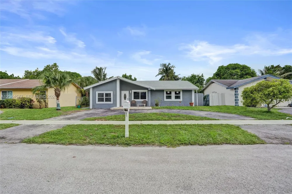 7812 SW 7th Pl North Lauderdale, FL 33068