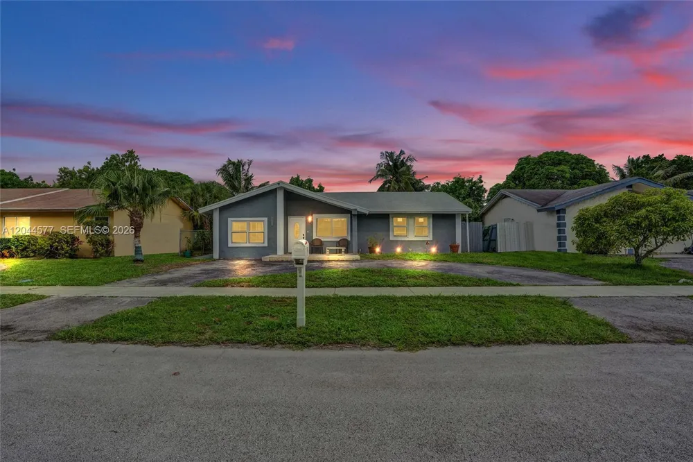 7812 SW 7th Pl North Lauderdale, FL 33068