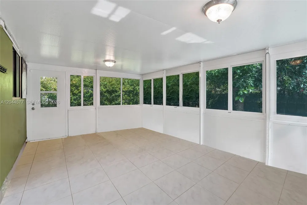 7812 SW 7th Pl North Lauderdale, FL 33068