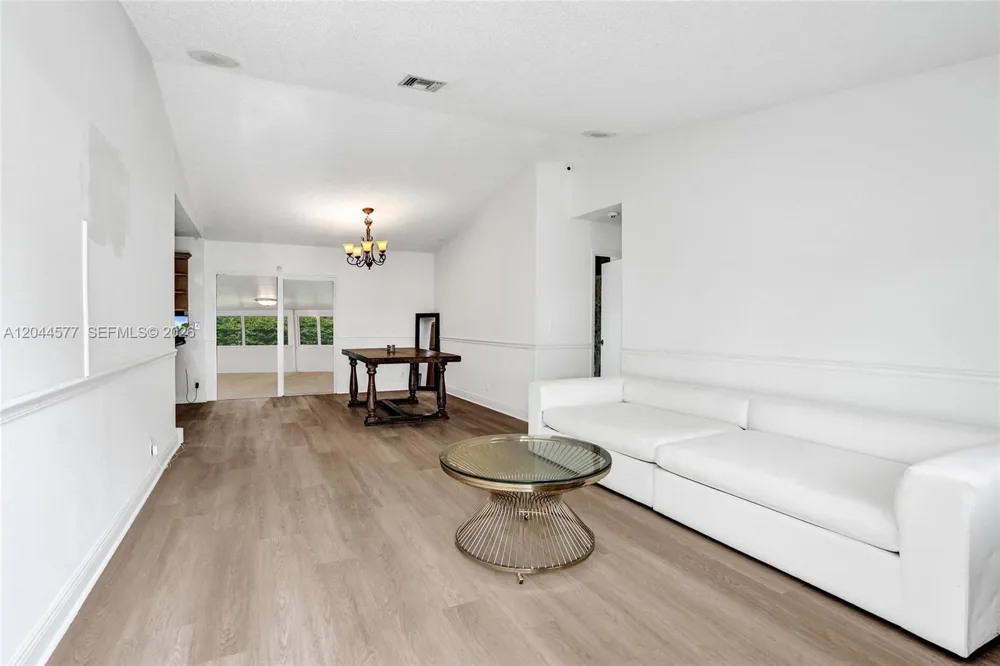 7812 SW 7th Pl North Lauderdale, FL 33068