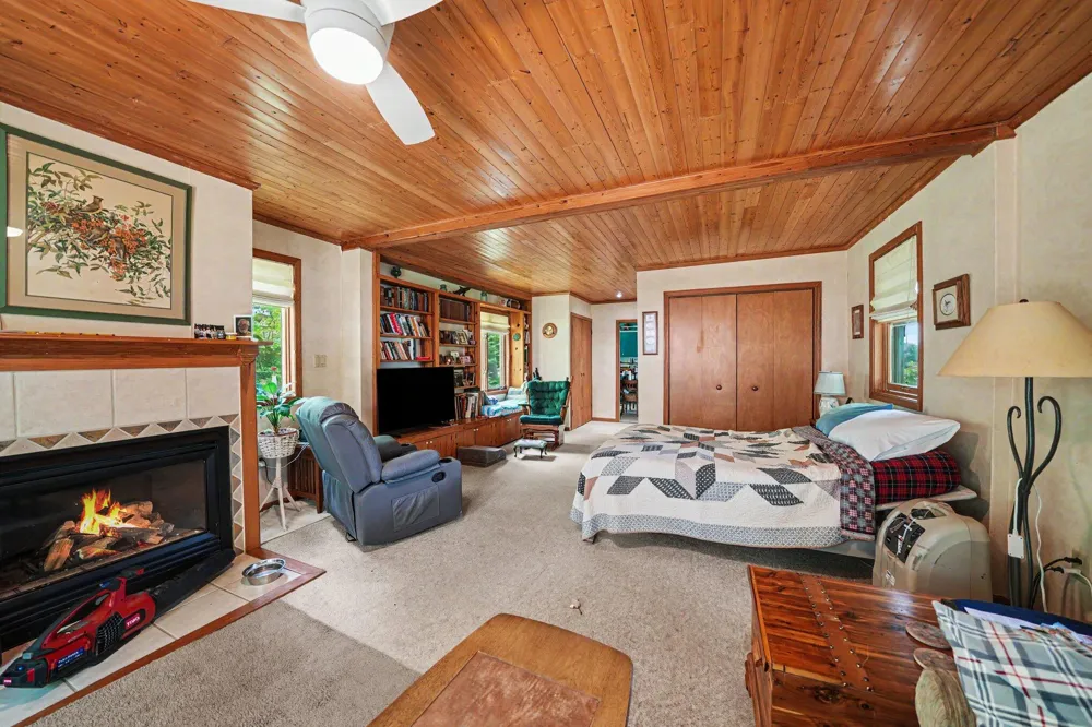 5497 Wilson Street Coloma, MI 49038