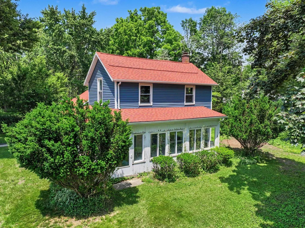 5497 Wilson Street Coloma, MI 49038