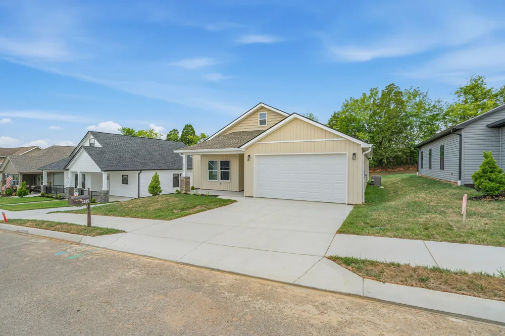 922 Stratford Avenue Sweetwater, TN 37874