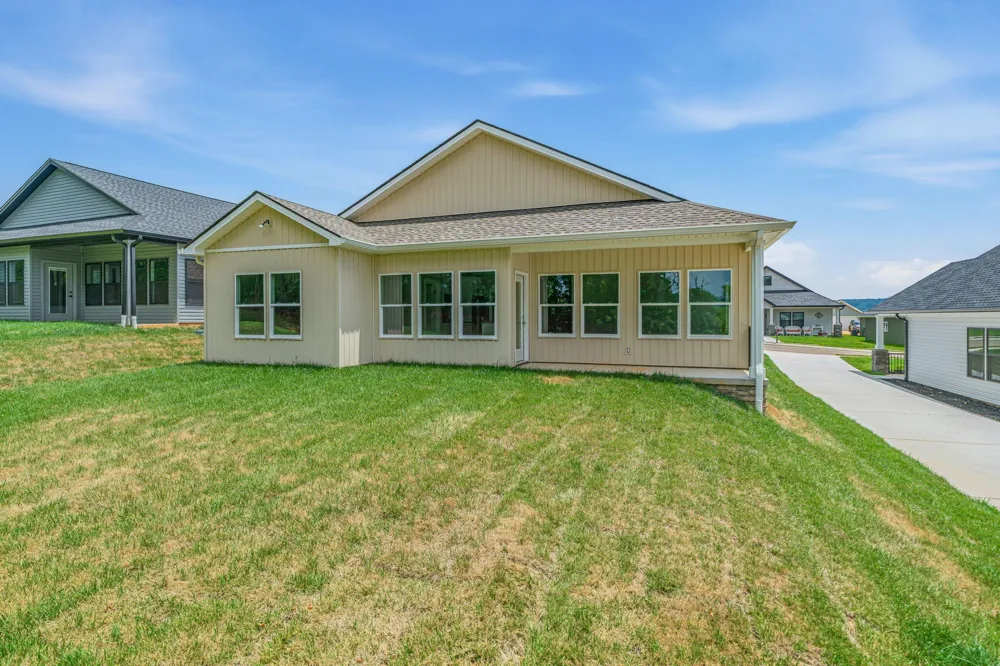922 Stratford Avenue Sweetwater, TN 37874