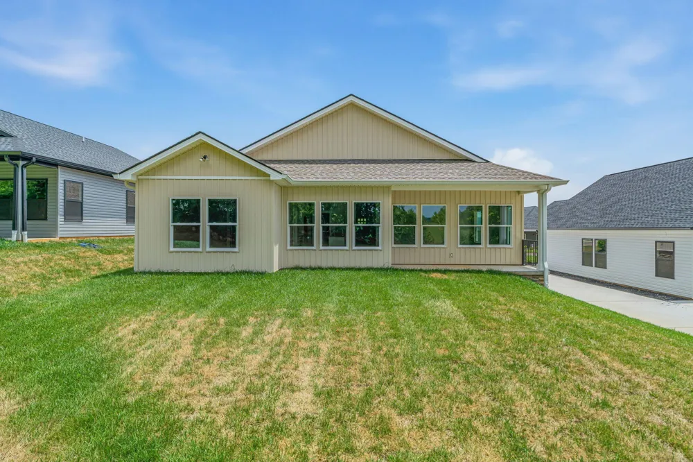 922 Stratford Avenue Sweetwater, TN 37874
