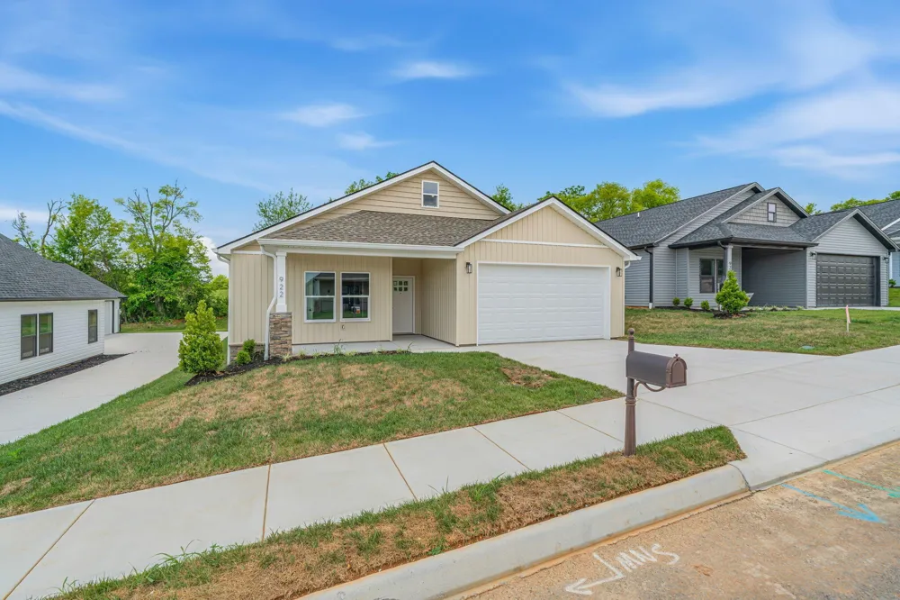 922 Stratford Avenue Sweetwater, TN 37874