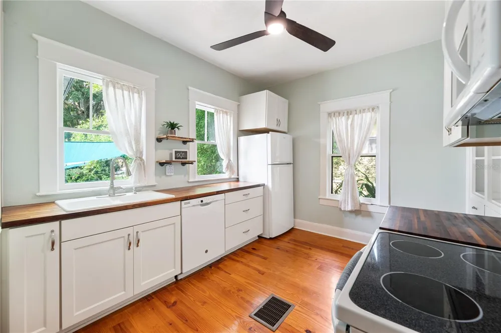 817 E LIME STREET Lakeland, FL 33801