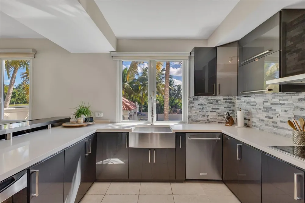 324 CALLE OLIVINE #324 Vega Alta, PR 00692