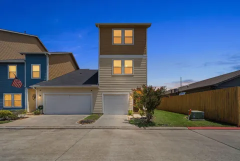 3607 Vineyard Lane