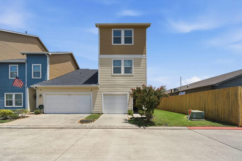 3607 Vineyard Lane Pasadena, TX 77504