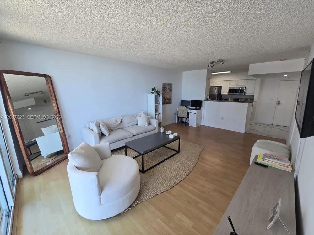 1155 Brickell Bay Dr #1005 Miami, FL 33131