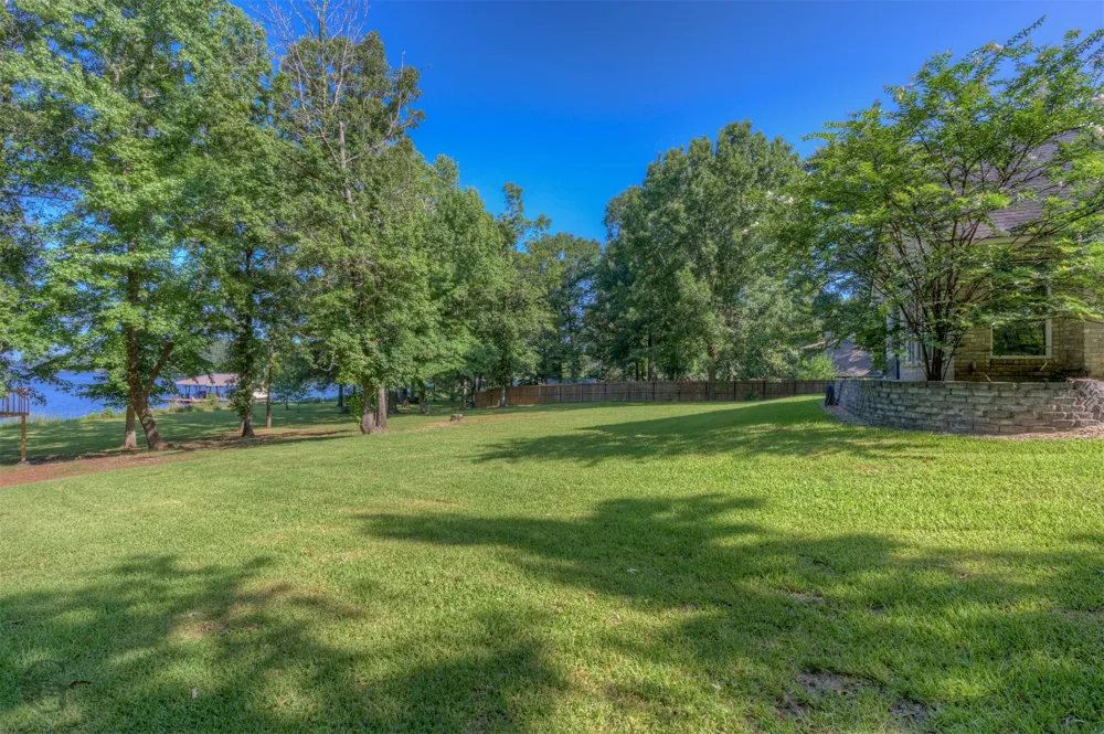 111 Oak Leaf Trail Benton, LA 71006