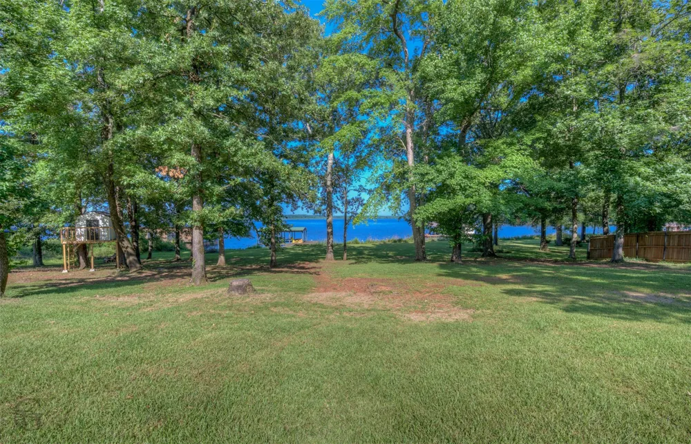 111 Oak Leaf Trail Benton, LA 71006