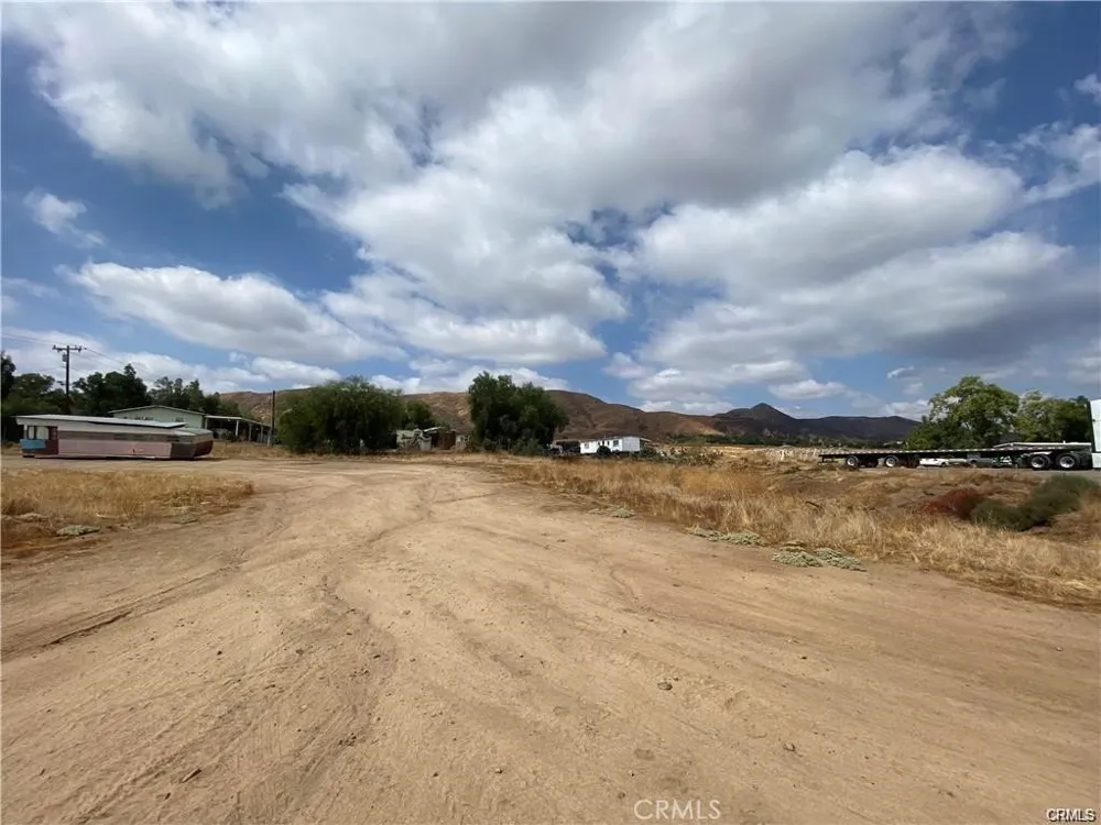 Maguglin Way Perris, CA 92570