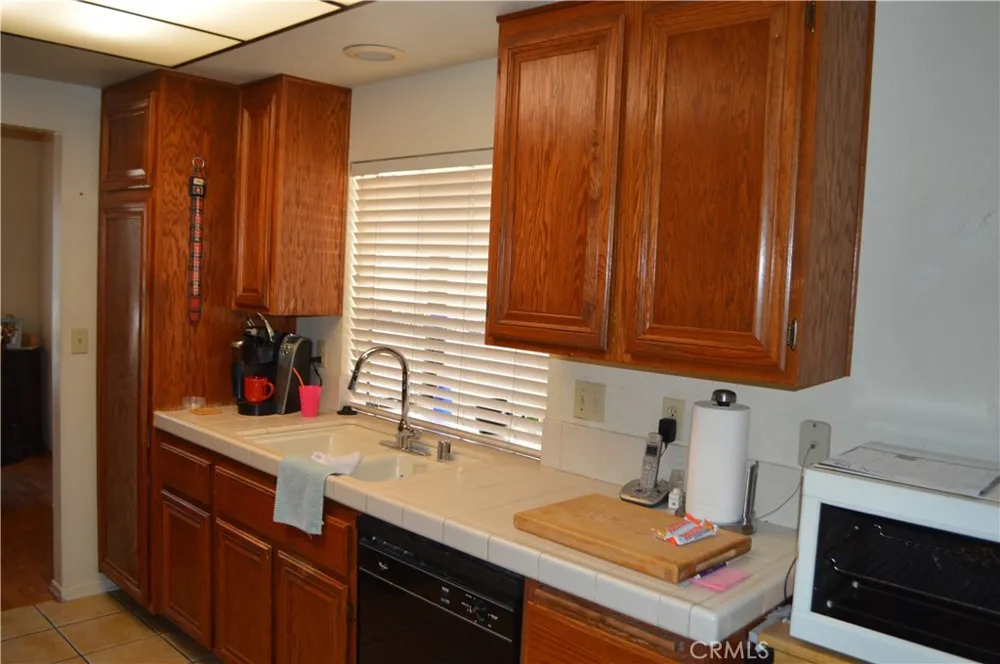 2935 W Fruitvale Hemet, CA 92545