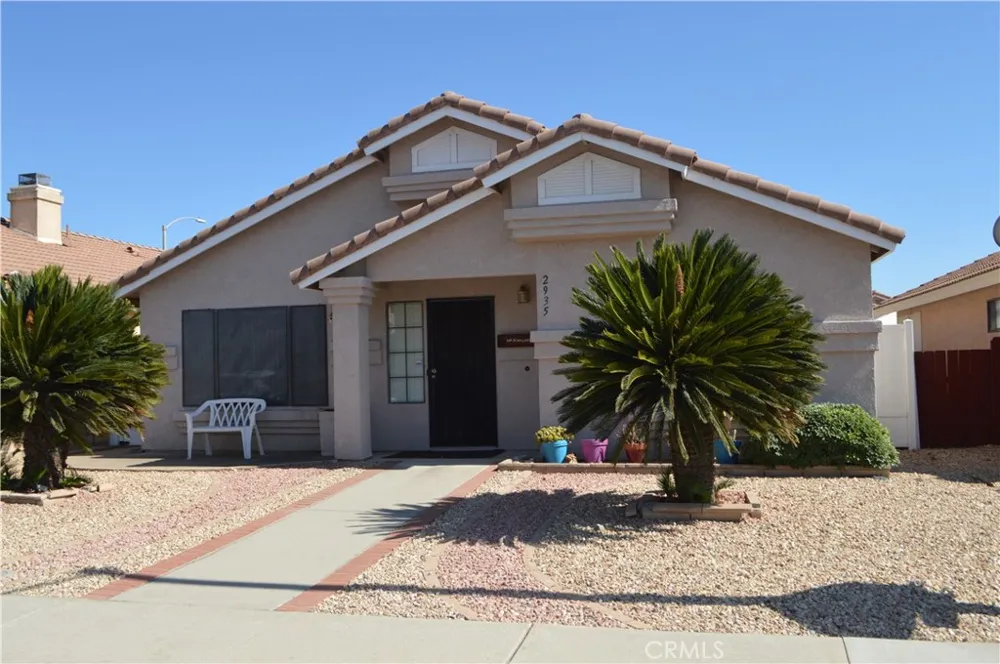 2935 W Fruitvale Hemet, CA 92545